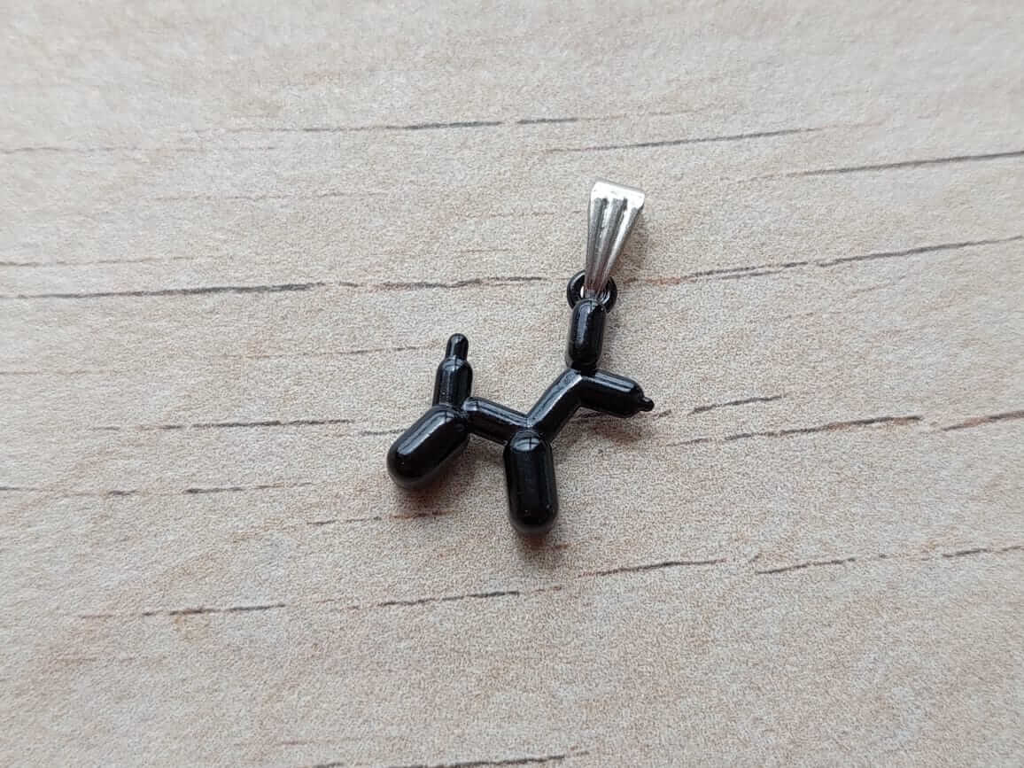 DIJE DE ACERO PERRITO NEGRO. TAMAÑO 17 MM