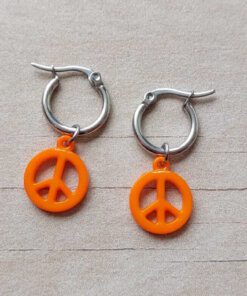ARO DE ACERO ARGOLLA 14 MM CON DIJE SÍMBOLO DE LA PAZ COLGANTE NARANJA