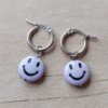 ARO DE ACERO ARGOLLA 14 MM CON DIJE SMILE VIOLETA