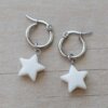 ARO DE ACERO ARGOLLA 14 MM CON ESTRELLA ACRÍLICO COLGANTE