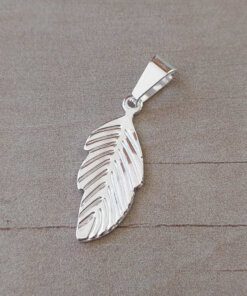 DIJE DE ACERO BLANCO HOJA. MEDIDA 11 X 28 MM