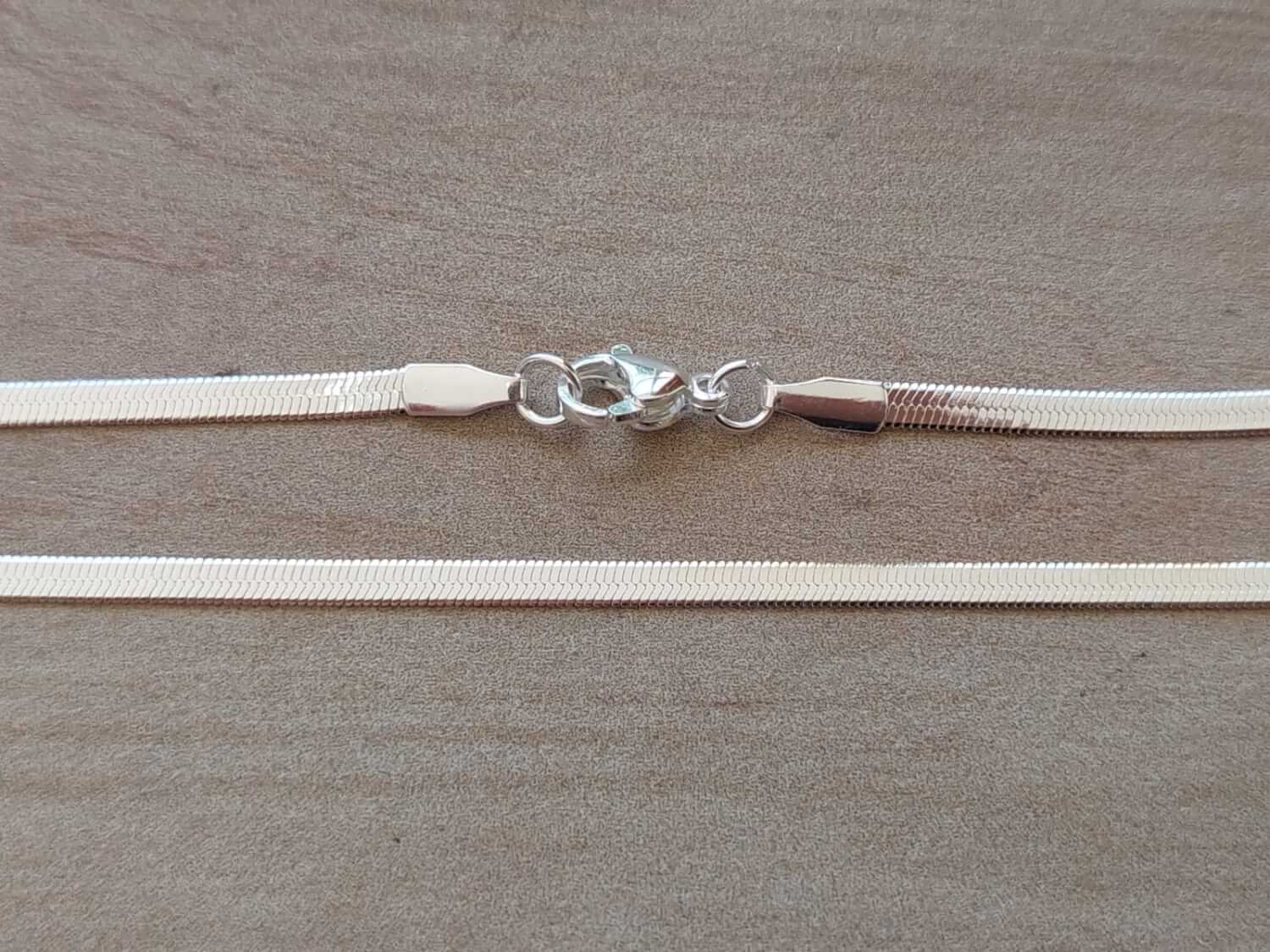CADENA DE ACERO BLANCO COLA DE RATÓN CHATA 2.5 MM. LARGO 45 CM + 5CM DE EXT