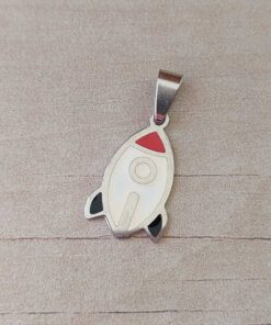 DIJE DE ACERO COHETE ESMALTADO. MEDIDAS 15 X 25 MM