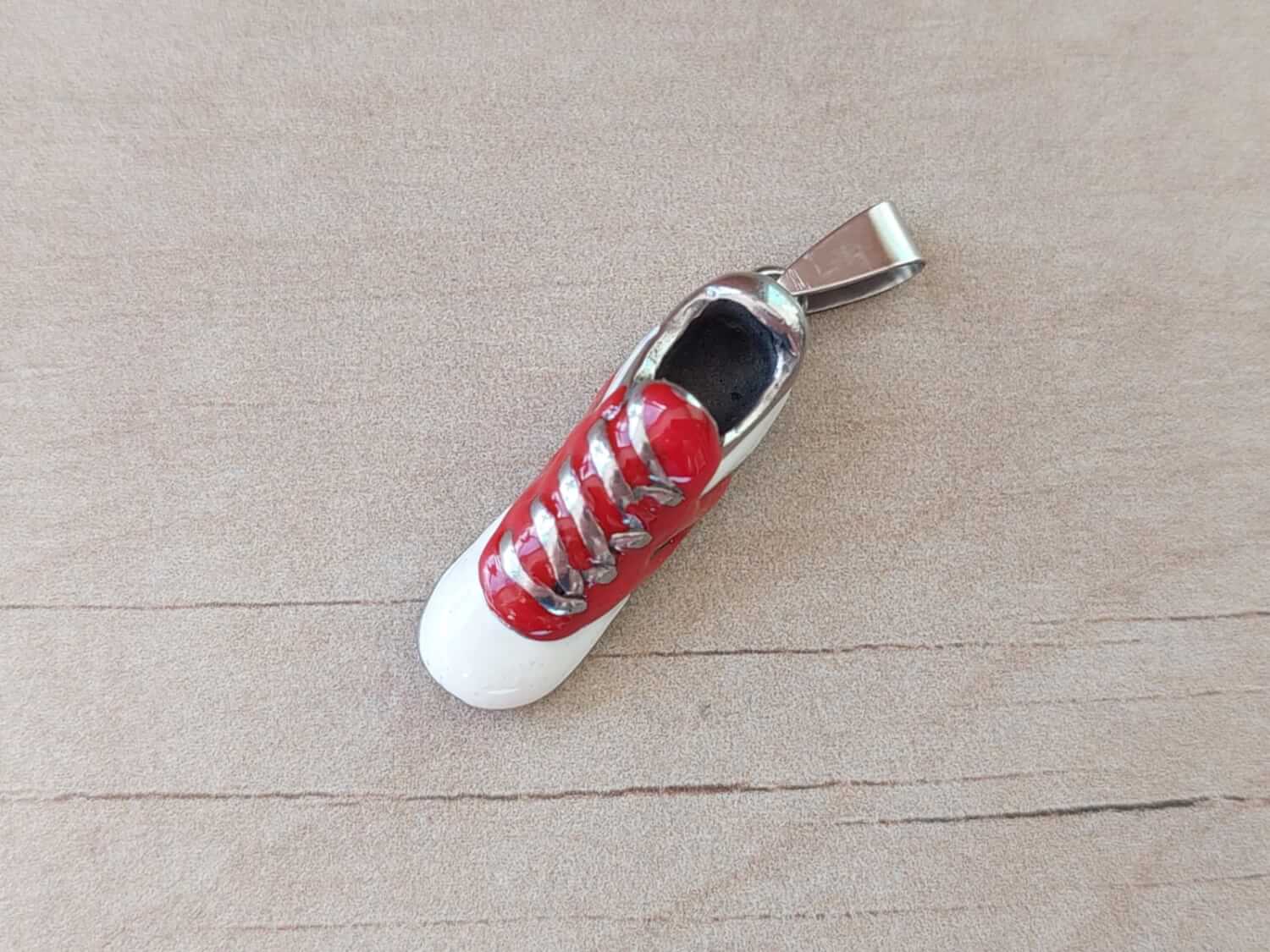 DIJE DE ACERO BOTÍN DE FÚTBOL. MEDIDA 13 X 23 MM - Imagen 2