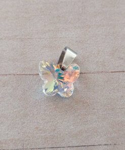DIJE DE ACERO MARIPOSA 15 MM X 12 MM DE ACRÍLICO TORNASOLADO.
