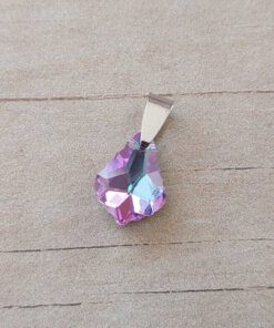 DIJE DE ACERO LAGRIMA 16 MM X 12 MM DE ACRÍLICO LILA TORNASOLADO.