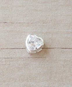 DIJE LAMINADO EN PLATA CUBIK CORAZÓN PASA CADENA COLOR BLANCO . TAMAÑO 10 MM