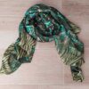 PASHMINA  ESTAMPADA ANIMAL PRINT TONALIDADES VERDE 90 X 180 CM.