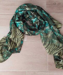 PASHMINA  ESTAMPADA ANIMAL PRINT TONALIDADES VERDE 90 X 180 CM.