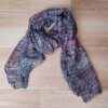 PASHMINA ESTAMPADA FONDO GRIS CON FLORES. 90 X 180 CM.