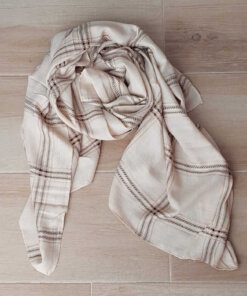 PASHMINA ESCOCESA BEIGE. 90 X 180 CM.