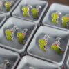 ABRIDOR PLATA ESMALTADO DINOSAURIO VERDE.