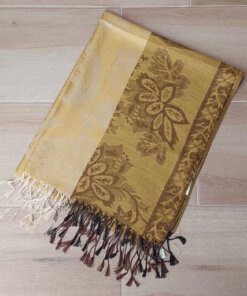 PASHMINA BÚLGARA CON FLORES COLOR BEIGE Y AMARILLO CON FLECOS. 70 X 180 CM.