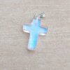 DIJE DE ACERO BLANCO SIMIL PIEDRA TORNASOL EN FORMA DE CRUZ. 20 MM