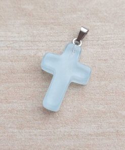 DIJE DE ACERO DE PIEDRA AQUA EN FORMA DE CRUZ. 18 X 25 MM