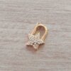 DIJE DE ACERO DORADO ESTRELLA CANDADO CON STRASS BLANCO. 12 X 17 MM