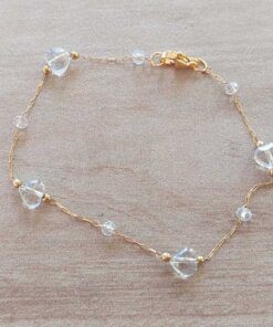 PULSERA DE ACERO DORADO FORCET CON CORAZONES DE ACRÍLICO Y BOLITAS. LARGO 19 CM