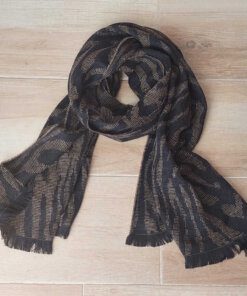 BUFANDA DE ACRÍLICO DESFLECADA ANIMAL PRINT ACEBRADA. 60 X 190 CM