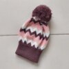 GORRO TEJIDO ZIG ZAG 4 COLORES CON POMPÓN.