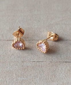 ARO DE ACERO DORADO CORAZÓN 7 MM CON CUBIK ROSA Y BORDE CON BOLITAS EN RELIEVE.