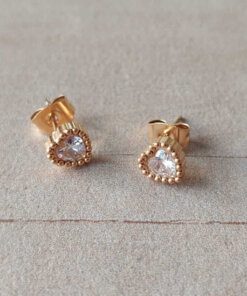 ARO DE ACERO DORADO CORAZÓN 7 MM CON CUBIK BLANCO Y BORDE CON BOLITAS EN RELIEVE..