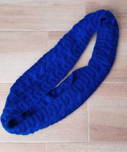 CUELLO LISO TEJIDO CON OCHOS COLOR AZUL FRANCIA