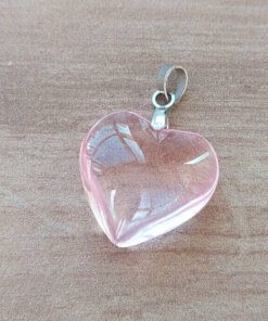 DIJE DE ACERO CORAZÓN DE ACRÍLICO ROSA. TAMAÑO 20 MM.