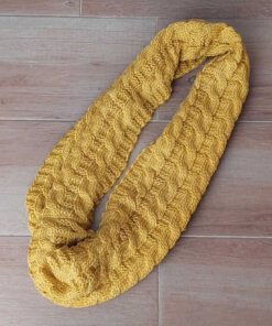 CUELLO LISO TEJIDO CON OCHOS COLOR MAIZ