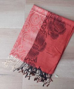 PASHMINA BÚLGARA BICOLOR CON FLORES Y FLECOS, TONO TERRACOTA. 70 X 180 CM.