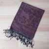 PASHMINA BÚLGARA CON FLORES Y FLECOS . COLOR MARRÓN. 70 X 180 CM.
