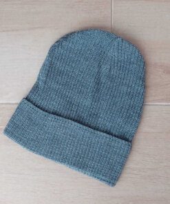 GORRO ROCKY LISO GRIS SIMIL PUNTO PERLE.