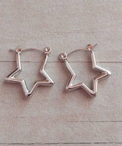 ARO DE ACERO ARGOLLA HUECA CON FORMA DE ESTRELLA CALADA. TAMAÑO 22 X 20 MM