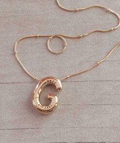 DIJE DE ACERO DORADO INICIAL G DE 15 X 20 MM CON CADENA CLAPTON CON BOLITAS DE 40 CM + EXT. DE 5 CM