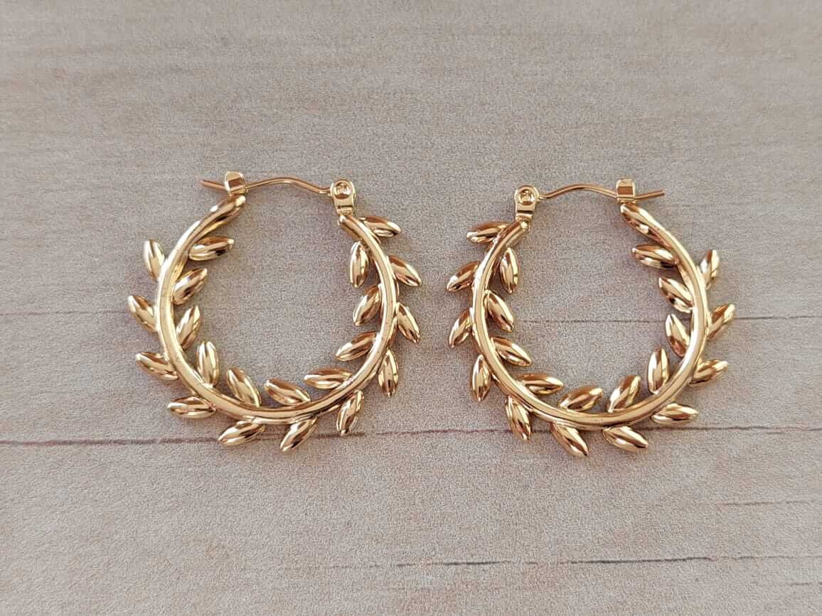 ARO DE ACERO DORADO ARGOLLA MACIZA ESPIGADA. TAMAÑO 30 MM