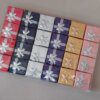 ESTUCHE PARA ANILLOS SURTIDO DE COLORES X 24 UNIDADES. MEDIDAS 4 X 4 CM