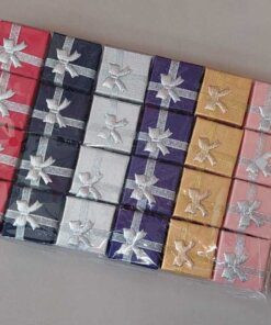 ESTUCHE PARA ANILLOS SURTIDO DE COLORES X 24 UNIDADES. MEDIDAS 4 X 4 CM