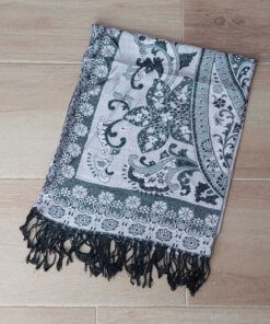 PASHMINA BÚLGARA LILA CON FLORES Y GUARDA DE BORDE . 70 X 180 CM.