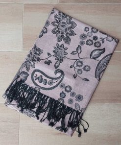 PASHMINA BÚLGARA ROSA CON FLORES SIN GUARDA DE BORDE . 70 X 180 CM.