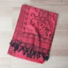 PASHMINA BÚLGARA ROJA CON FLORES Y GUARDA DE BORDE . 70 X 180 CM.