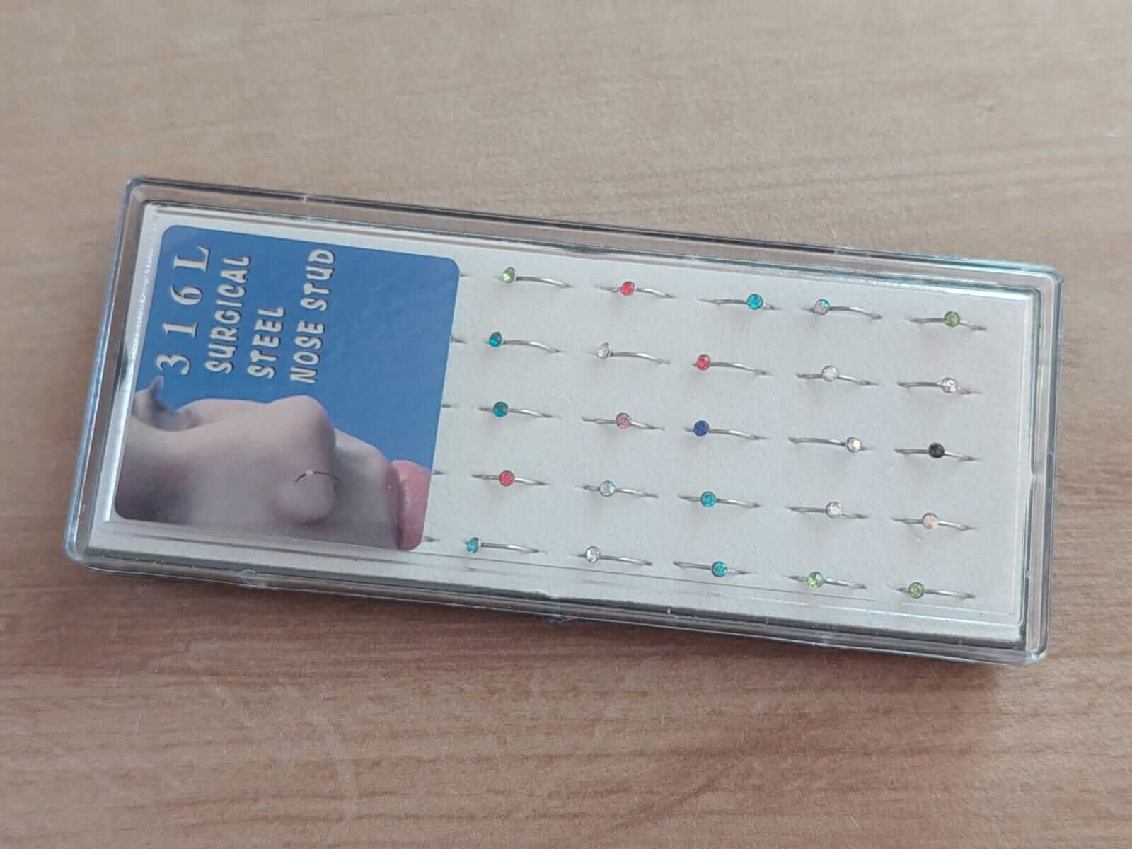 CAJA DE PIERCING DE NARIZ ARGOLLITA 8 MM CON STRASS MULTICOLOR X 40 UNIDADES - Imagen 2