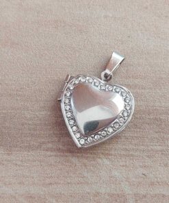 DIJE DE ACERO RELICARIO CORAZÓN CON STRASS ALREDEDOR 20 MM