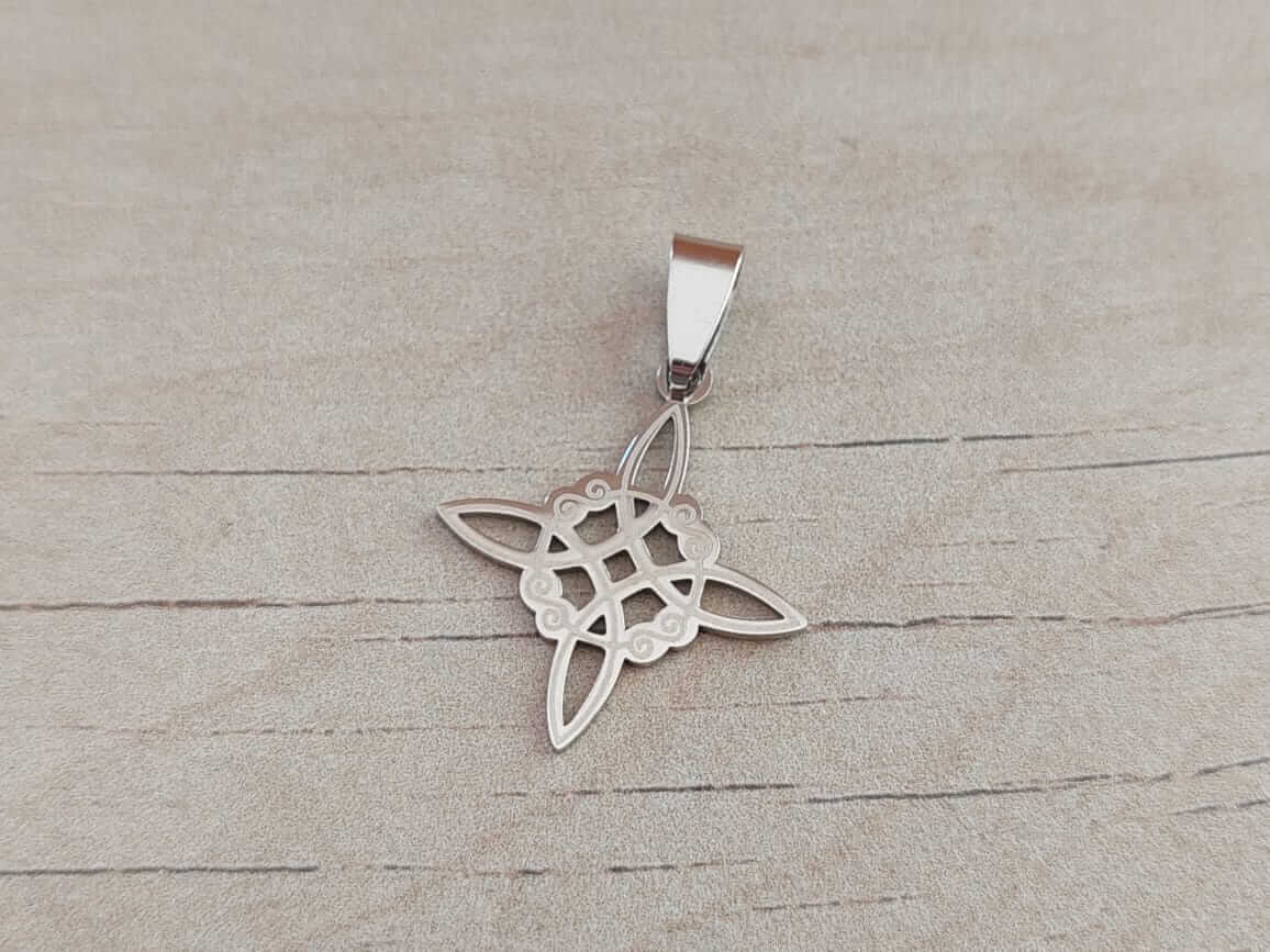 DIJE DE ACERO CRUZ NUDO DE BRUJAS. 23 MM