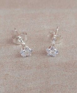 ARO ACERO BLANCO CUBIK ESTRELLA ENGARZADA BLANCO 4 MM.