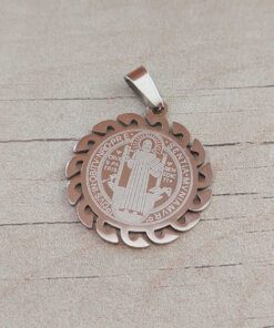DIJE DE ACERO MEDALLA SAN BENITO 25 MM CON BORDES TRABAJADOS.