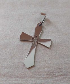 DIJE DE ACERO CRUZ CON CRUZ CALADA. 23 X 35 MM