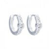 ARO PLATA HUGGIES 14 MM CON ZIRCONES Y PUNTO DE LUZ CIRCULAR. PESO APROX 2.80 GRS.