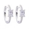 ARO PLATA HUGGIES 15 MM OVAL CON ZIRCONES Y PUNTO DE LUZ RECTANGULAR. PESO APROX 3.04 GRS.