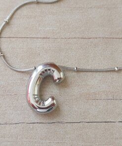 DIJE DE ACERO INICIAL C DE 14 X 20 MM CON CADENA CLAPTON CON BOLITAS DE 40 CM + EXT. DE 5 CM
