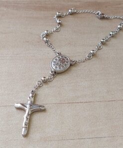 PULSERA DENARIO CON BOLITA 3 MM Y CRUZ CON CRISTO EN RELIEVE