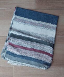 PASHMINA TRAMADA FORMAS GEOMÉTRICAS TONALIDADES AZULES Y BORDO. 70 X 180 CM.